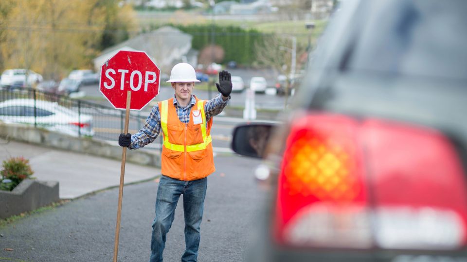 how to become a traffic controller
